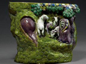 粉彩雕塑苏武牧羊图松段式笔筒