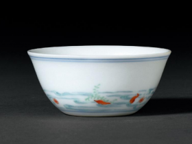 清雍正  斗彩落花流水图卧足杯成交价(人民币):1,150,000